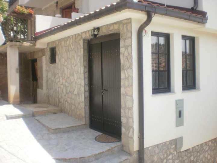 House Meri โอครีด ภายนอก รูปภาพ